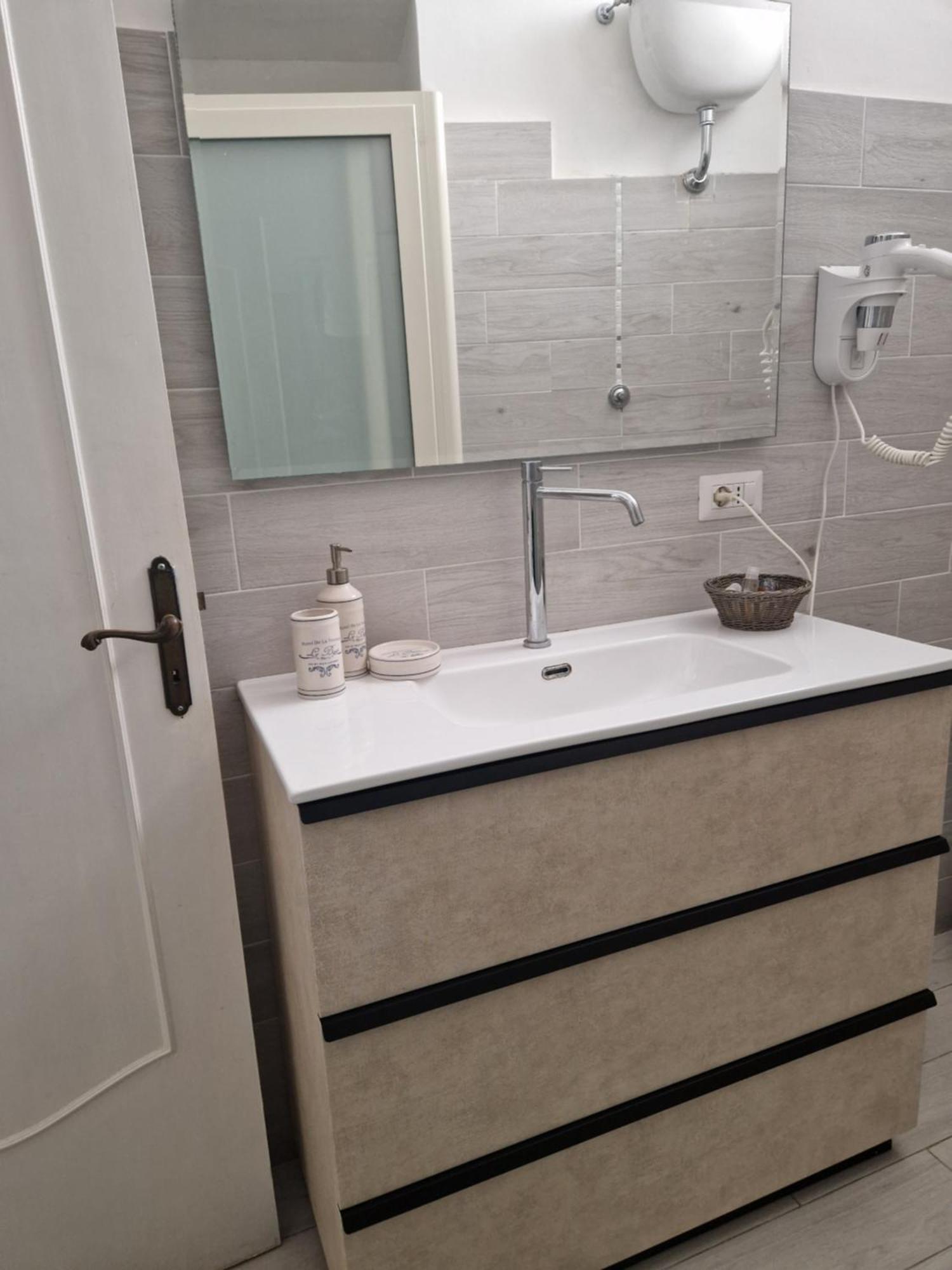 Affittacamere Cecco Rooms ラヴェッロ エクステリア 写真